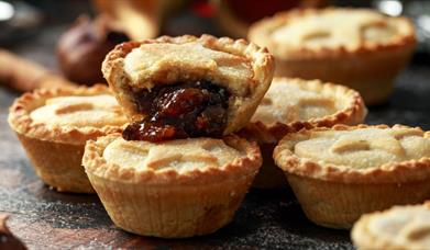 Luxury Gingerbread Mince Pie Making