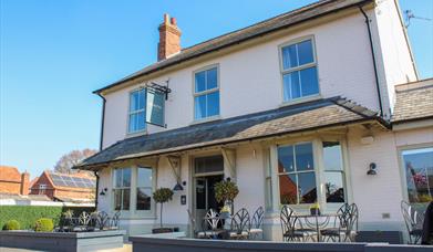 Bottle & Glass Harby